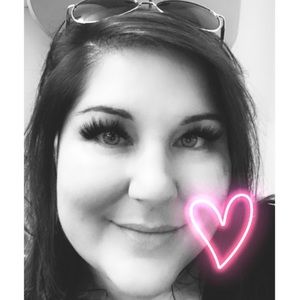 Meet your Posher, Elaine